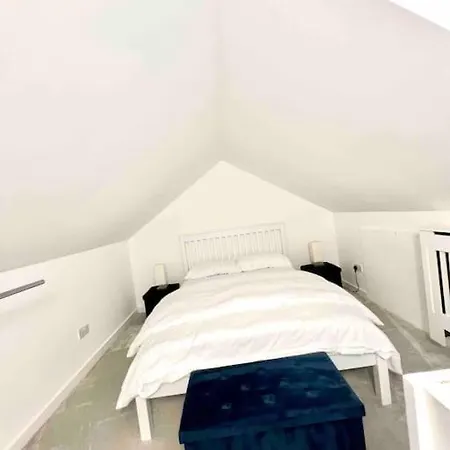 Recently Renovated,Modern House. Train Station Villa North Mymms Exterior photo