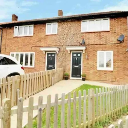 Recently Renovated,Modern House. Train Station Villa North Mymms Exterior photo
